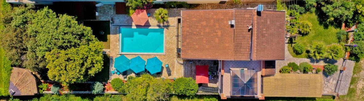 Villa Dolce Vita **** Premantura Exteriör bild