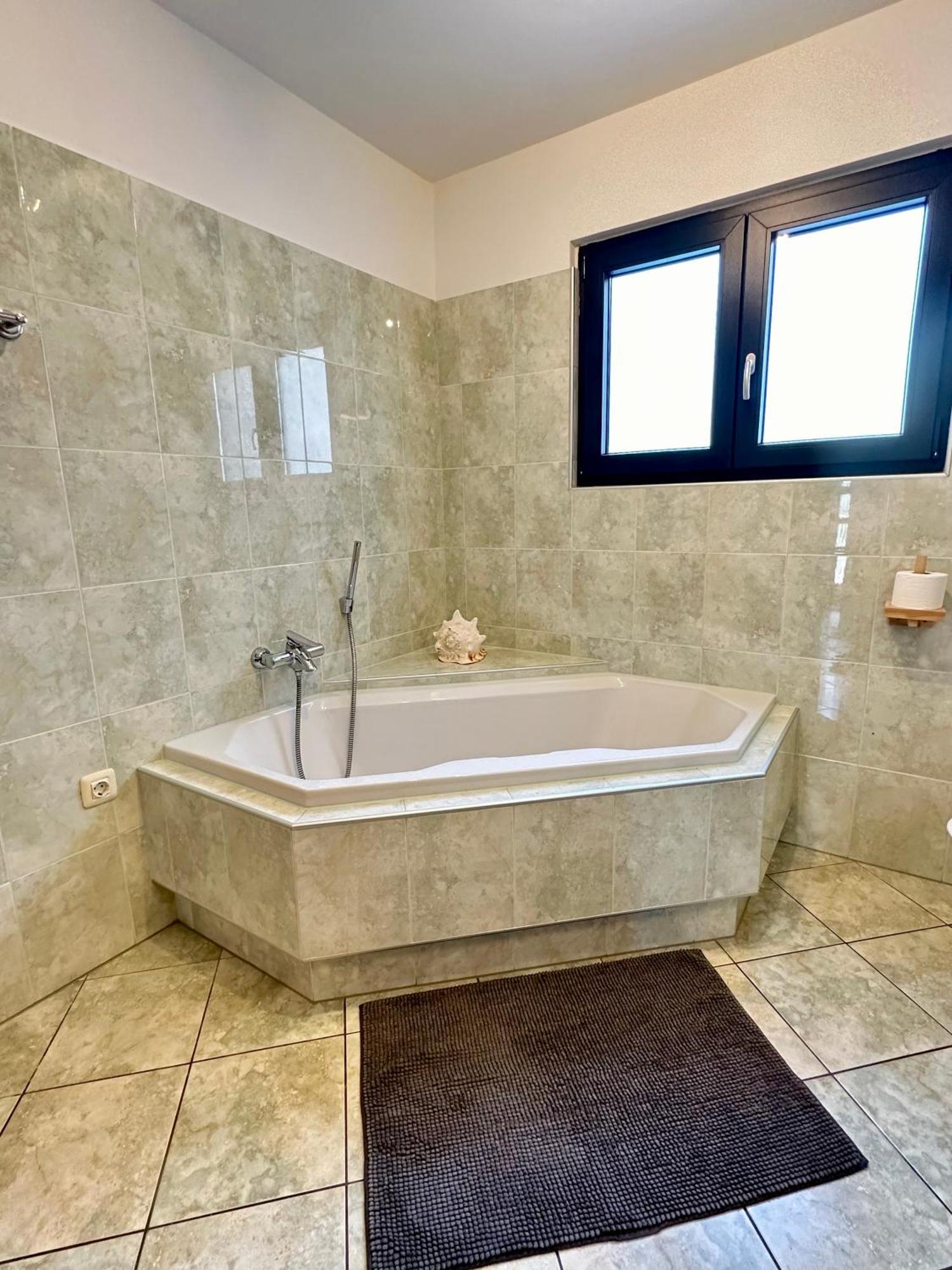 Villa Dolce Vita **** Premantura Exteriör bild